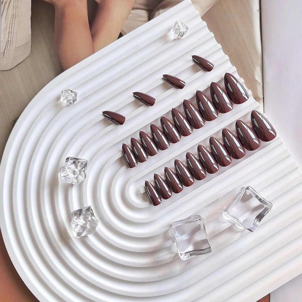 Unghii cromate autoadezive - Unghii maro cu sclipici pentru lipire, culoare migdale medii, unghii false strălucitoare, unghii artificiale pentru lipire, unghii acrilice glazurate pentru femei, 24 bucăți