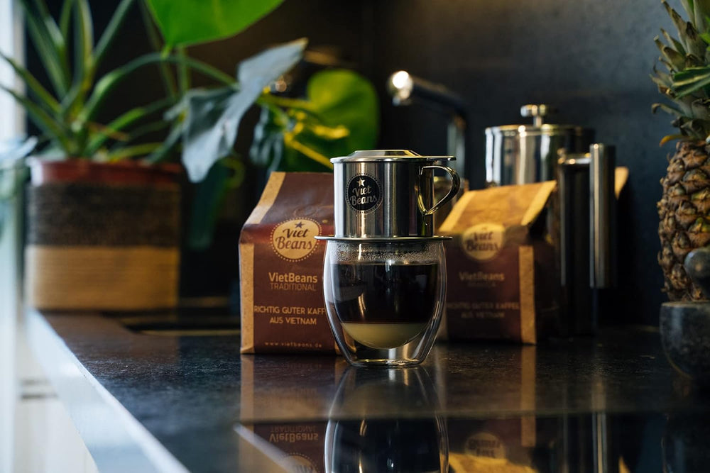 VietBeans 100% Arabica Gemahlener Röstkaffee - Kaffee säurearm gemahlen - Fruchtiger Hochlandkaffee mit Nebennote Karamell und Honig - Leicht bittere Süße - 250g