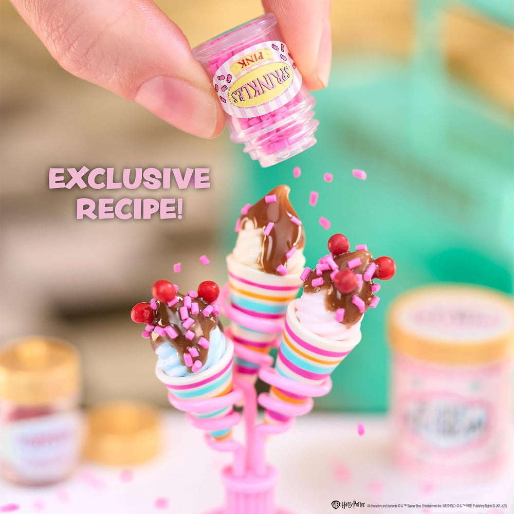 MGA's Miniverse Make It Mini Honeydukes Trolley - Mini-Sammlerstücke Harry Potter, 50+ Teile, Kunstharz-Bastelspiel, Nachgebildete Lebensmittel, Für Sammler & Kinder ab 8, Nicht ESSBAR