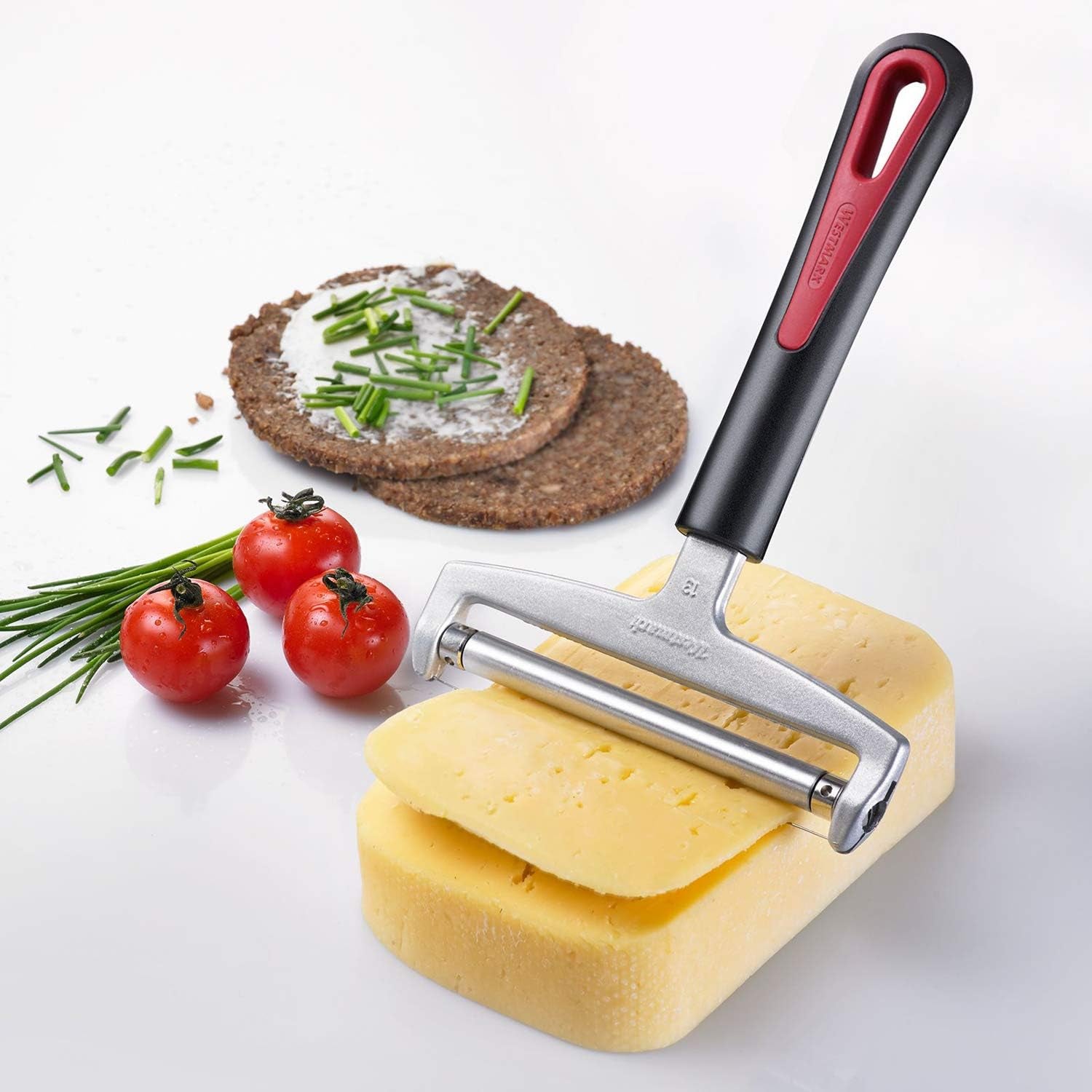 Trancheuse à fromage Westmark avec rouleau et fil de coupe remplaçable, épaisseur de coupe variable, largeur : 12 cm, acier inoxydable/aluminium/plastique, noir/rouge, 29272260, 17 x 12 x 2 cm