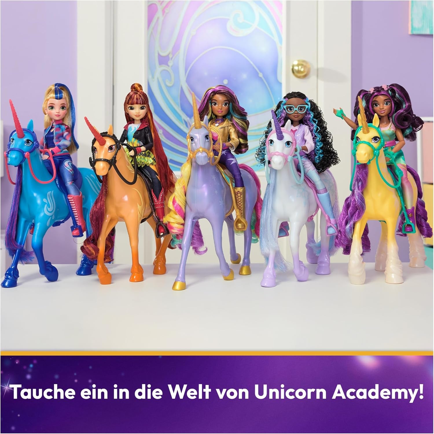 Unicorn Academy Valentina Doll - la poupée originale de la populaire série Netflix, mesure 24 cm de haut et dispose de 5 accessoires pour un jeu de rôle imaginatif, pour les enfants âgés de 4 ans et plus