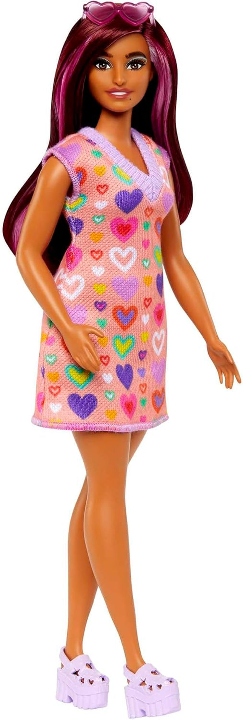 Barbie Fashionistas # 207 - Poupée avec pull-over, couleur rose, vêtements pour hommes, lunettes, plateau, chaussures, pour enfants à partir de 3 ans, HJT04