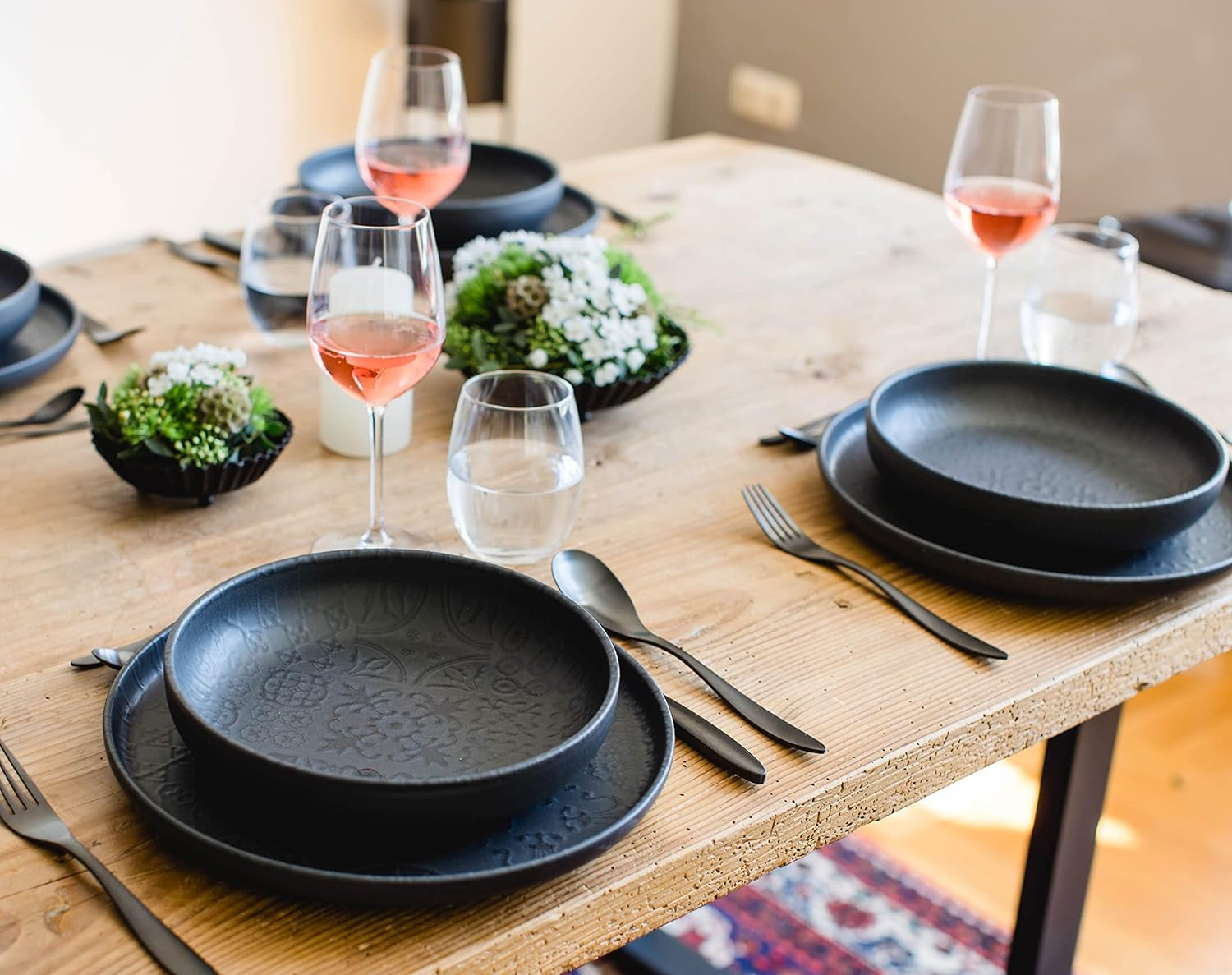 MÄSER 934064 Service de table moderne vintage pour 2 personnes, design mauresque avec vernis mat, service de table 8 pièces, assiettes et bols en céramique de haute qualité, grès, noir