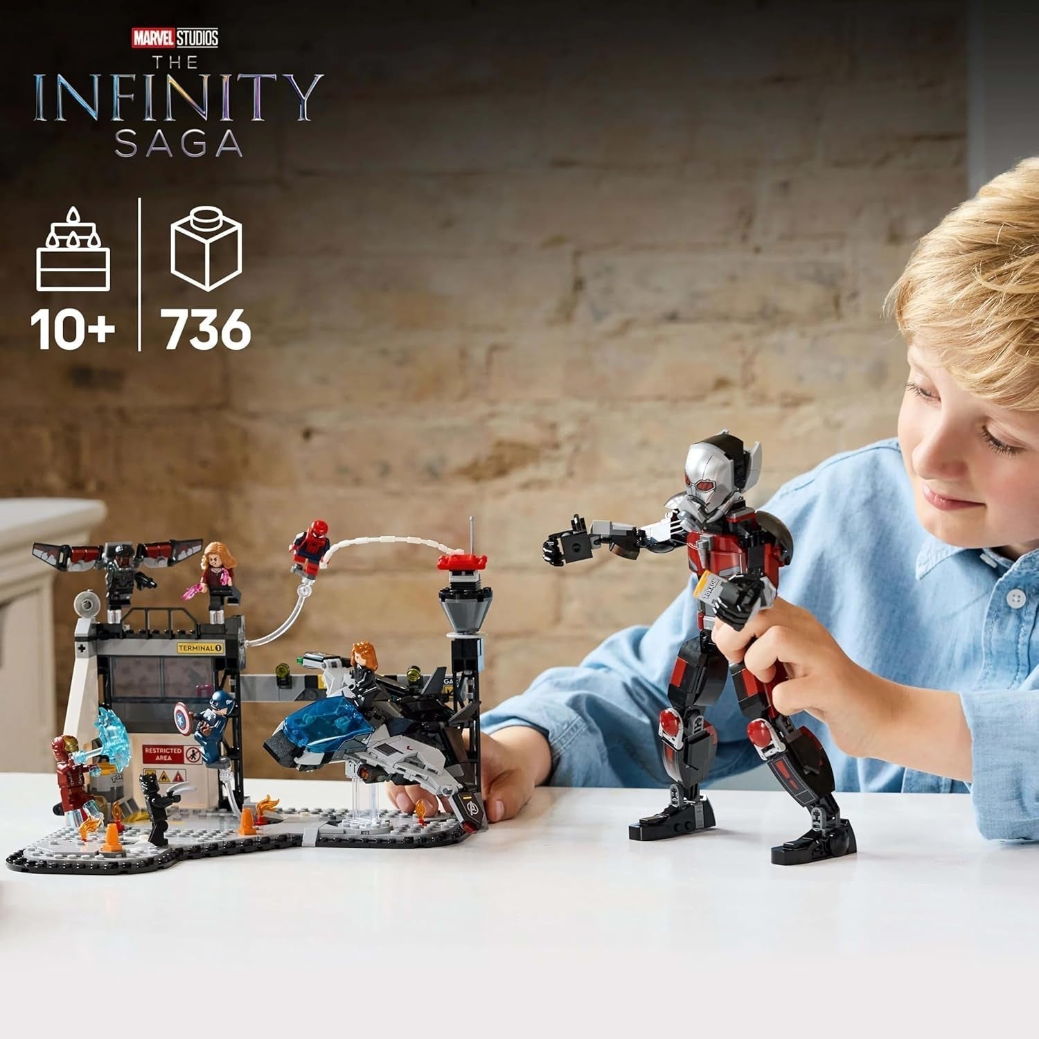 LEGO Marvel Captain America : Civil War Action Duel - Ensemble de jeu de super-héros avec 8 figurines - Ensemble de construction et de jeu d'avion jouet - Cadeau pour garçons et filles 76314 Jeux de construction Besuche den LEGO-Store