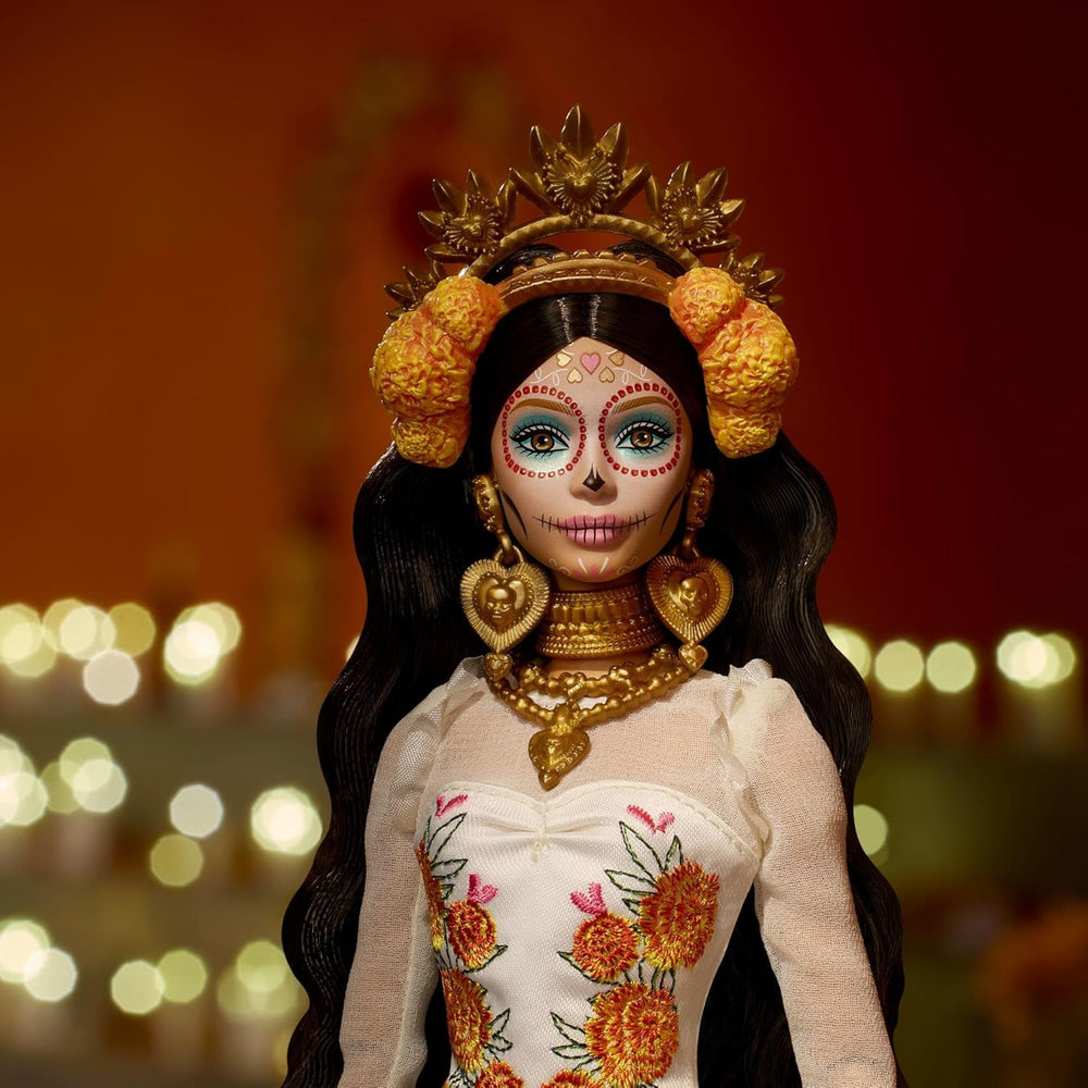 Barbie Signature Day of the Dead 2025 - Figurine de collection en robe crème avec volants, soucis et nœuds, couronne de fleurs dans les cheveux et peinture pour le visage Calavera, JBJ05