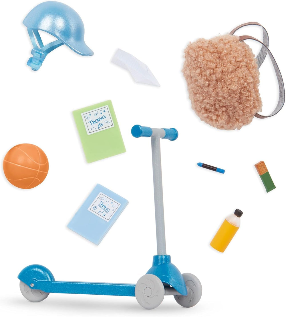 Lori - Thomas' Rollerset - Mini Junge Puppe & Roller Spielset - 15 cm große Puppe mit Fahrzeug und Zubehör - Kleidung, Helm, Ball, Rucksack - Spielzeug für Kinder - 3 Jahre +