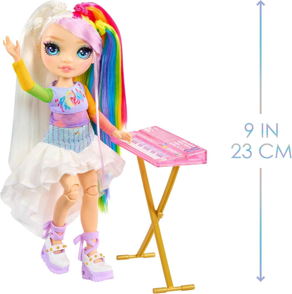 Rainbow High Junior High Rock Band - Amaya, Rainbow Colors - Poupée mannequin de 23 cm avec clavier, personnalisable avec des autocollants, jouet articulé et mignon pour enfants à partir de 4 ans