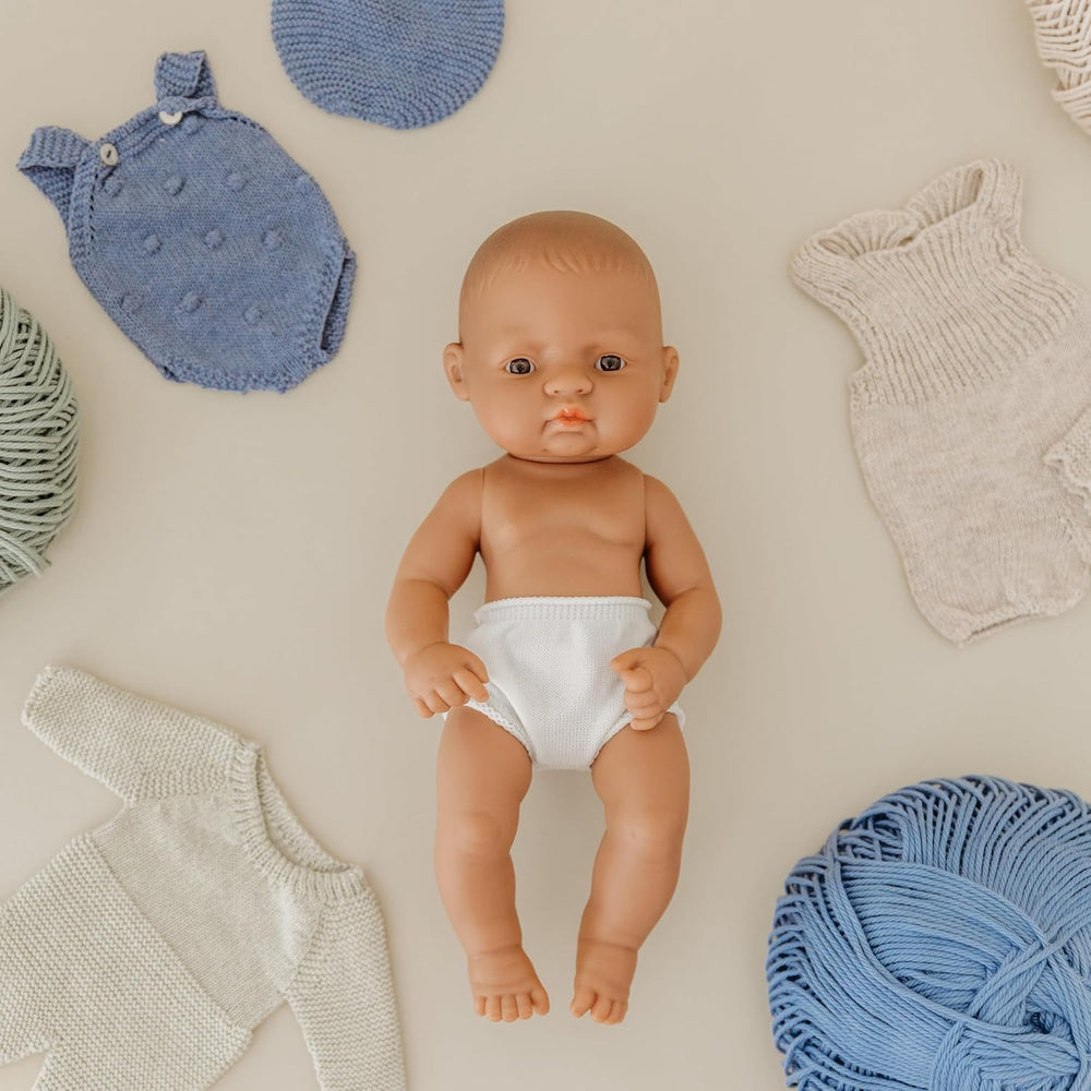 Miniland 31037 - Bébé Südamericanischer Junge Tüte - sans sous-vêtements, 32 cm