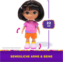 DORA - Poupée Best Friend - Taille 22 cm, avec cheveux coiffables, cartable et bottes de singe, connue de la populaire série télévisée, pour les enfants à partir de 3 ans