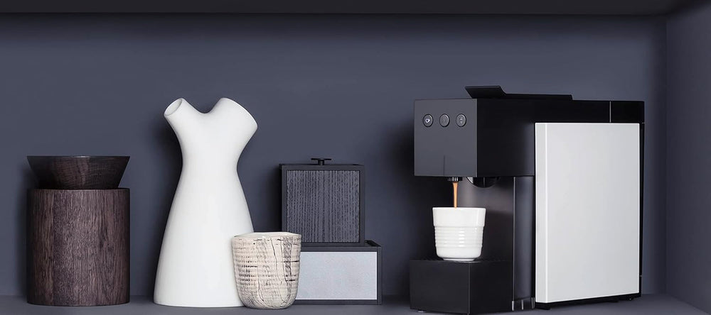 Machine à expresso avec capsules K-FEE SQUARE pour café, thé et cacao | Expresso compact | Chauffage rapide | Réservoir d'eau de 0,8 l | 19 barres | Noir piano