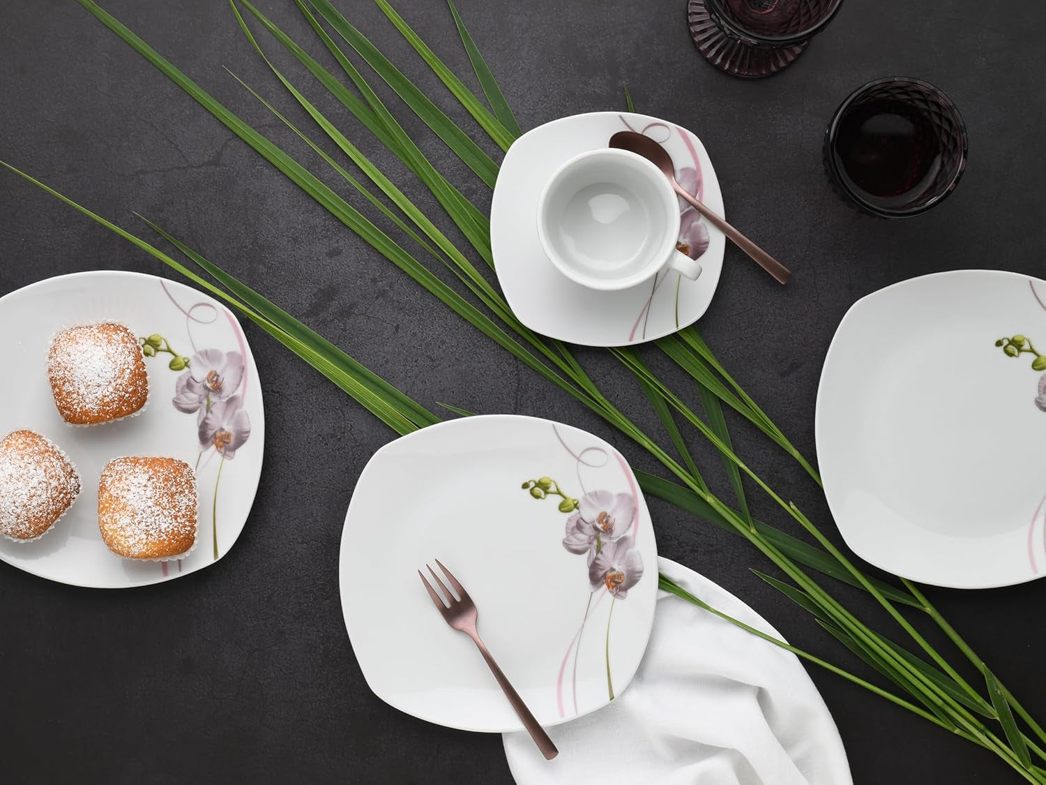 CreaTable, 24024, Série Square Orchid, Service de table 18 pièces pour 6 personnes, Service à café en porcelaine, Passe au lave-vaisselle et au micro-ondes, Fabrication de qualité