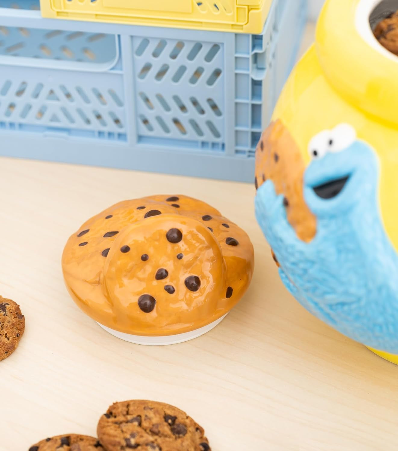 Grupo Erik Pot à biscuits en céramique Sesame Street Cookie Monster - Pot à biscuits avec couvercle Grand 21,0 x 27,0 x 22,0 cm Pot de conservation avec couvercle Marchandise officielle Sesame Street Boîtes de conservation alimentaires Naty Shop