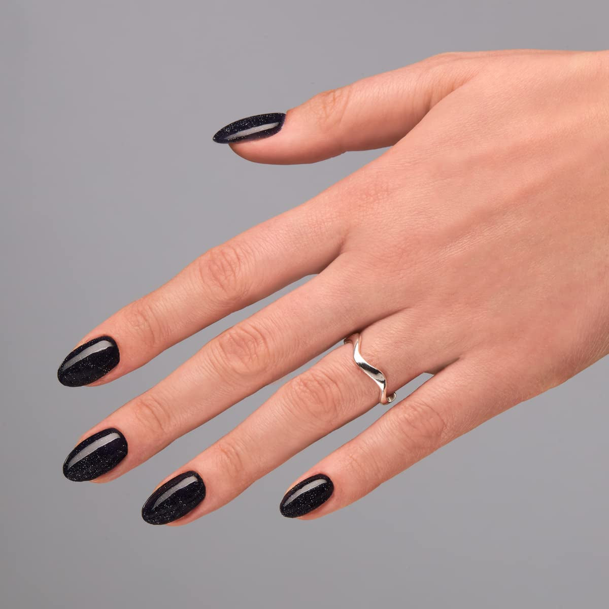 Oja UV Semilac 394 Sparkling Midnight Date 7 ml – Cer nocturn întunecat cu efect de sclipici – Colecția Love Is In The Nails