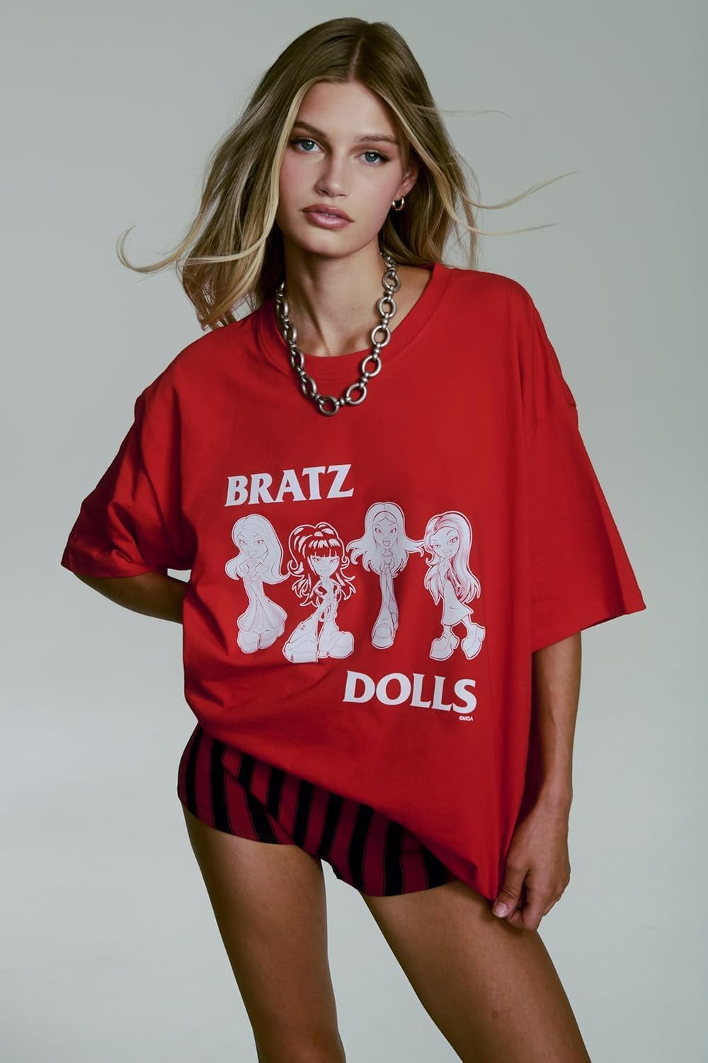 Bratz Stylin' Jade - Modepuppe mit T-Shirt um Gestalten für Dich, y compris les accessoires, Niedliches Spielzeug für Mädchen