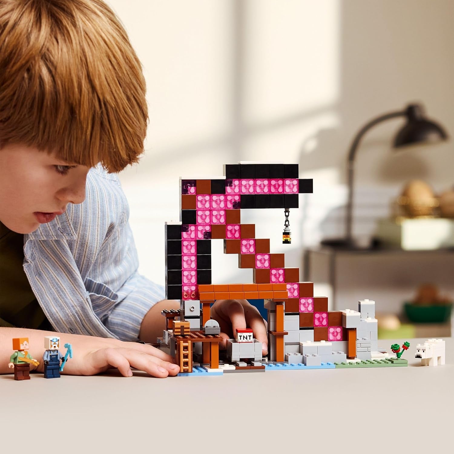 LEGO Minecraft Die Spitzhackenmine - Jeu interactif pour enfants - Figurines Alex, Minenarbeiter et Stray Spinnenreiter - Ensemble de jeux de joueur pour jeunes et filles à partir de 8 ans - 21277