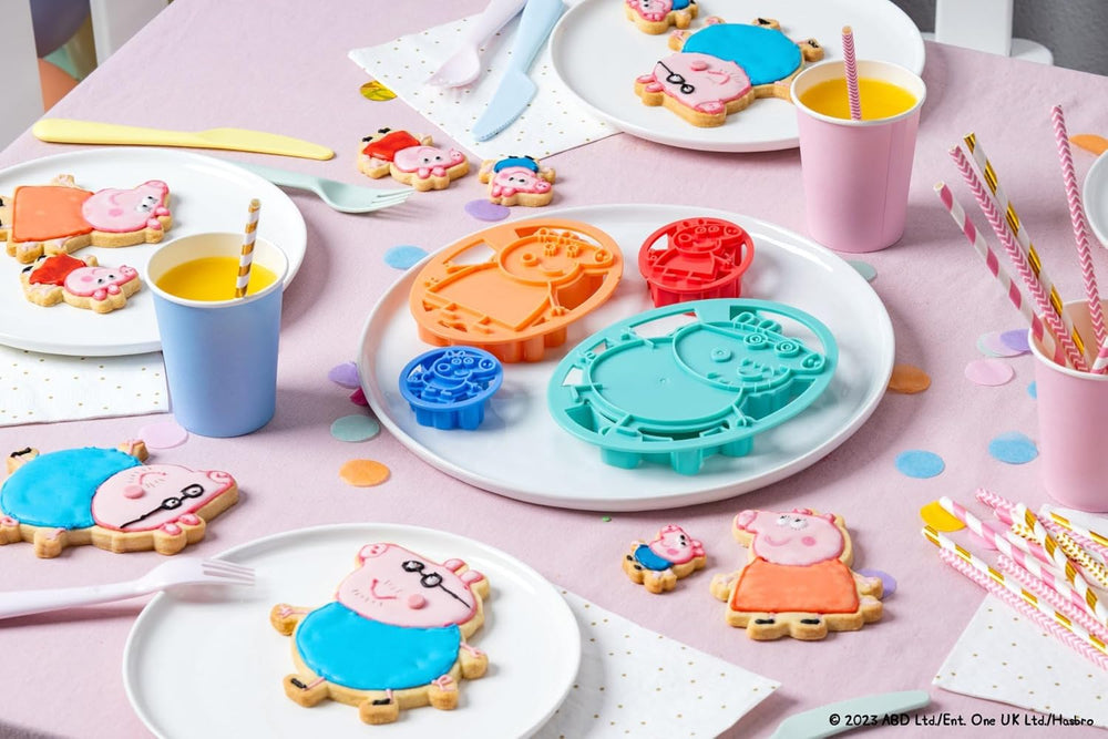 Dr. Oetker Peppa Pig Emporte-pièces à gaufrer – Ensemble de 4 pièces pour une pâtisserie créative, facile à utiliser – Parfait pour les biscuits et le fondant, durable et passe au lave-vaisselle