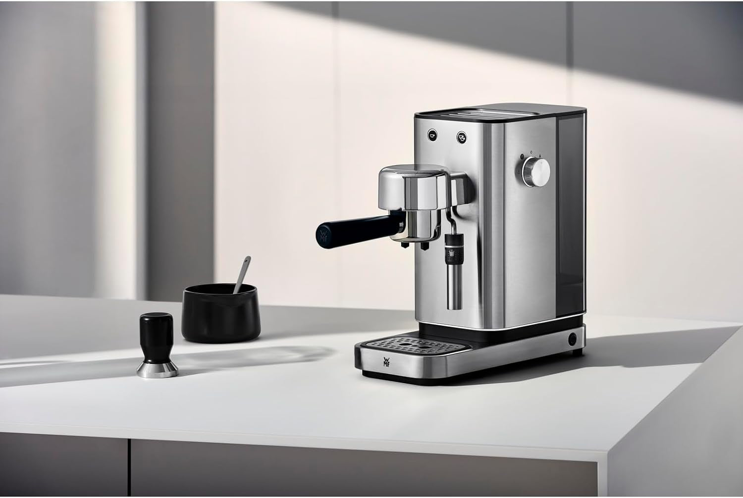 Machine à expresso WMF Lumero, porte-filtre, 1400 watts, porte-filtre, 3 inserts, pour 1-2 tasses à expresso, y compris pour capsules, 15 bars, porte-gobelet, mousseur à lait, acier inoxydable mat