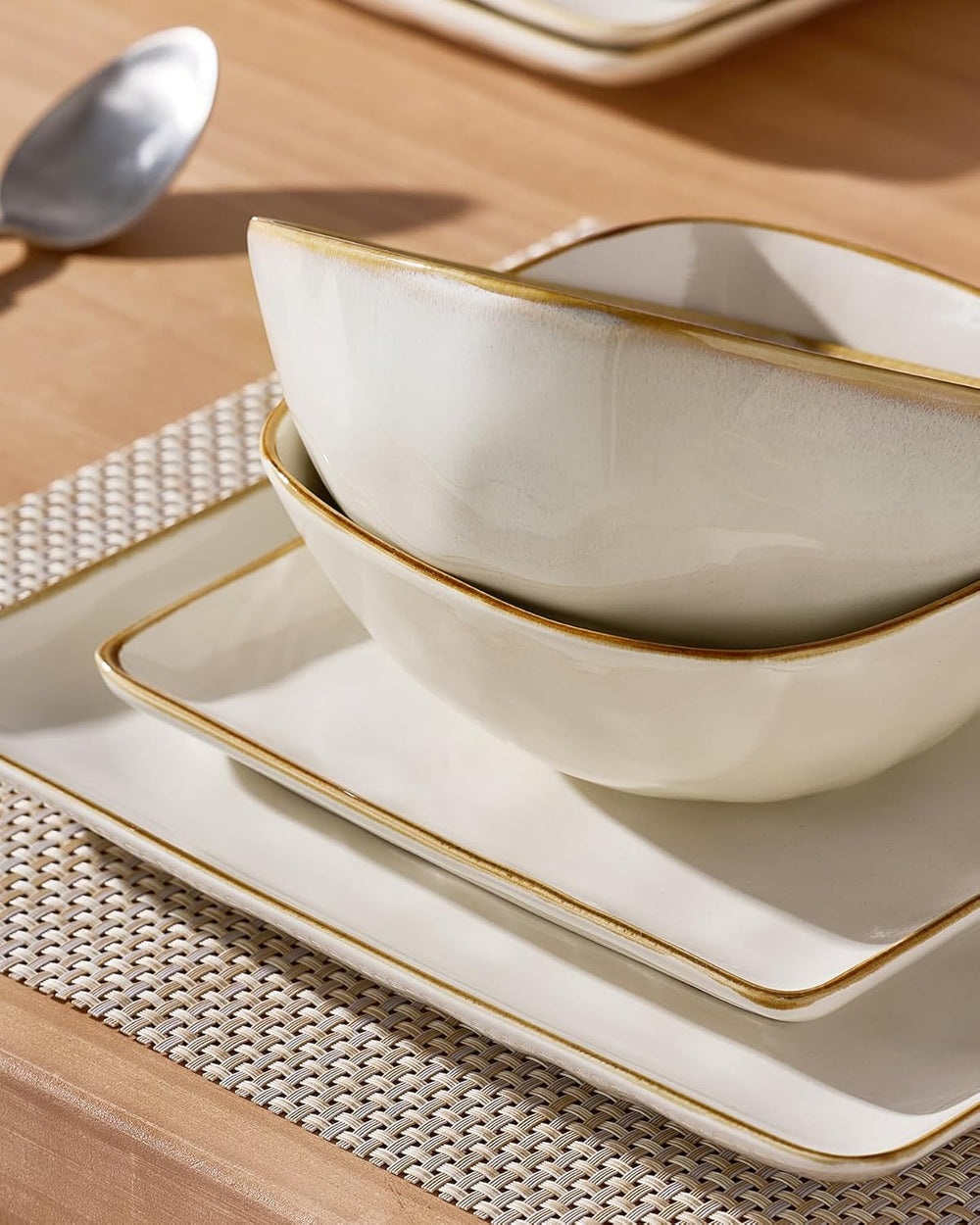 Service de table en grès pour 6 personnes Ocean Series, service de table carré de 18 pièces, service combiné d'assiettes, vernis réactif, vaisselle résistante aux rayures, Beige
