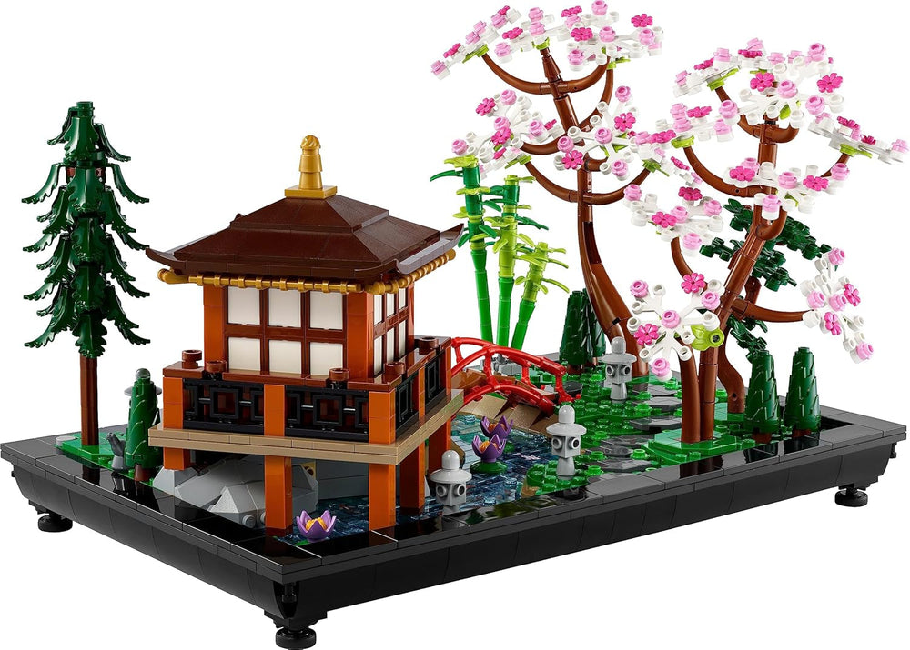LEGO Icons Garten der Stille - Modell zum Bauen und Ausstellen - Japanische Oase mit Pavillon, Brücke, Koi-Karpfen, Lotusblumen, Bäumen - DIY Deko - Geschenk für Frauen und Männer - 10315