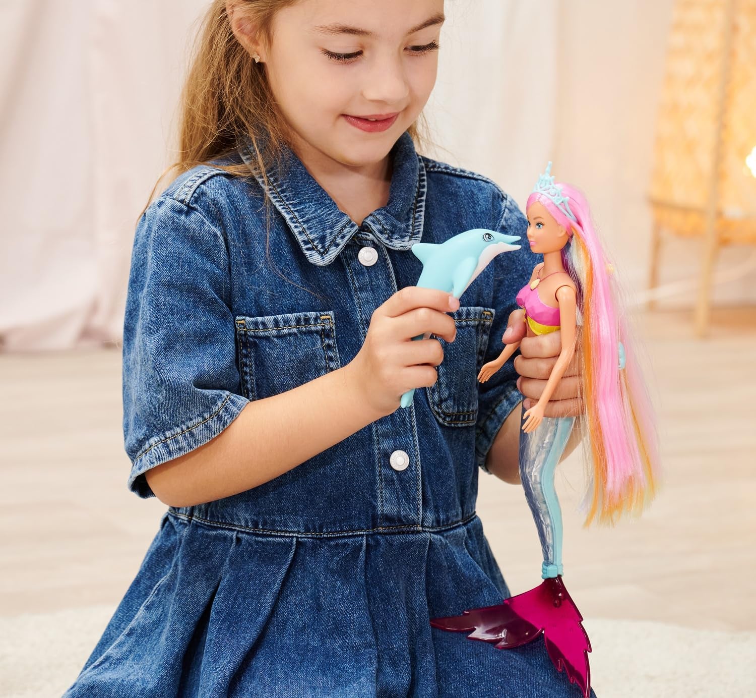 Simba Steffi Love Poupée sirène mermaizing avec fonction lumière arc-en-ciel, cheveux extra longs, figurine de dauphin et pinces à cheveux, hauteur 39 cm, fonction Try-Me, à partir de 3 ans