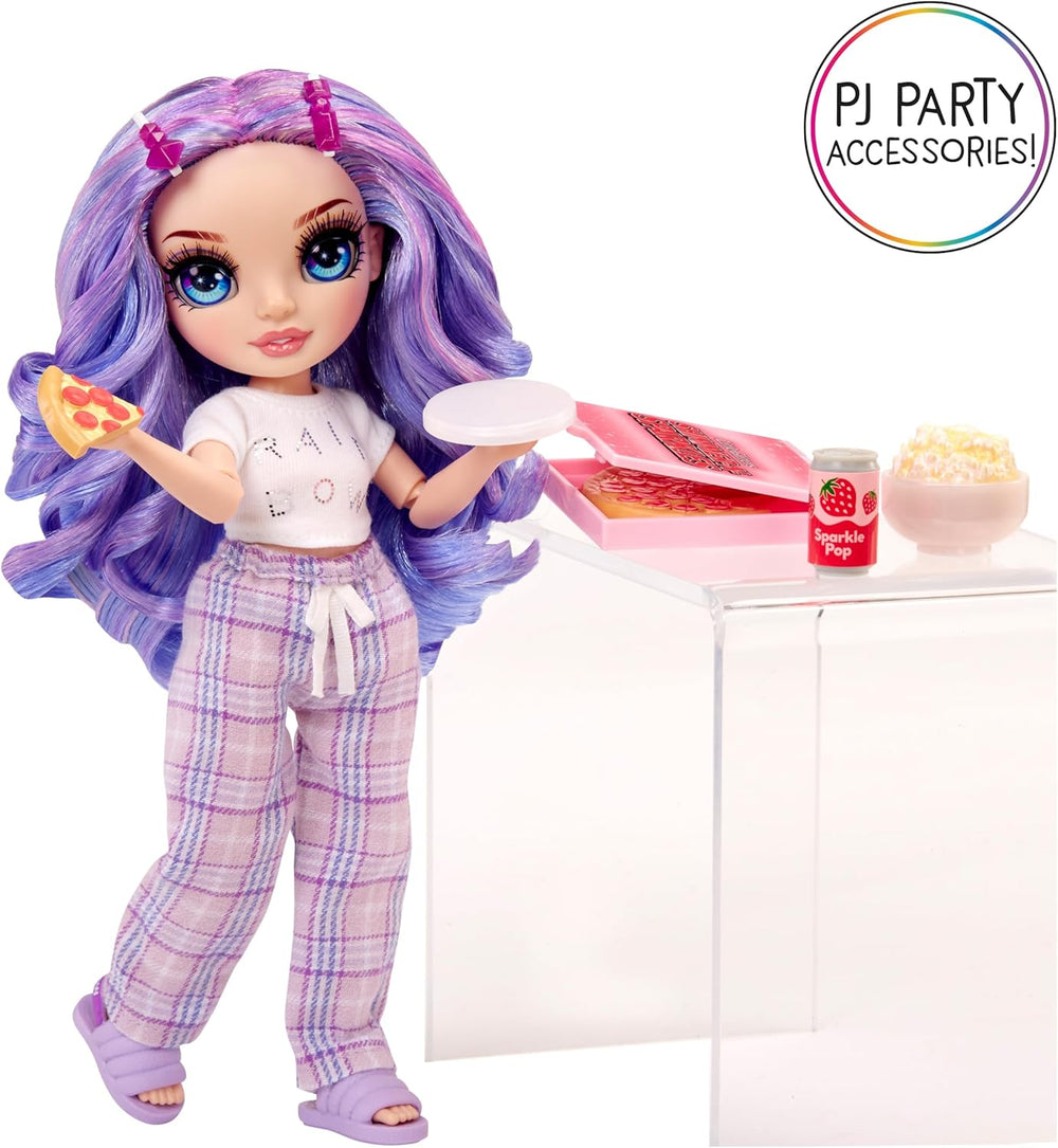 Rainbow High Junior High PJ Party Doll - Violet - 22 cm avec combinaison douce, chaussons et accessoires de jeu - Jouet pour enfants - Idéal pour les 4-12 ans