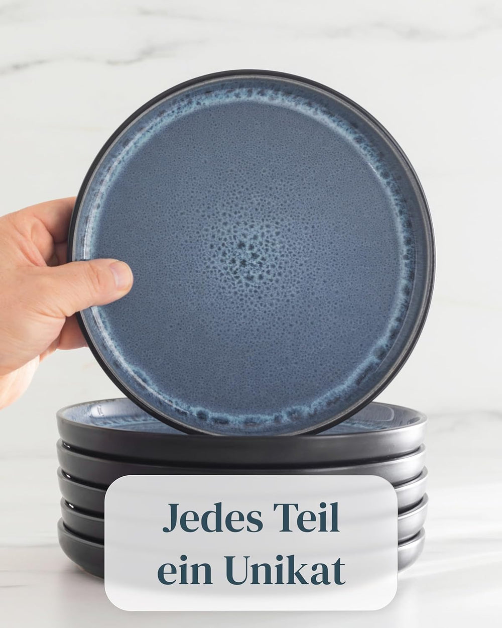 Service de table 18 pièces en grès cérame pour 6 personnes, design Ibiza, GAGNANT DU TEST. Un magnifique ensemble de vaisselle méditerranéenne en grès céramique comprenant des bols et des assiettes. Service de table Pure Living en bleu fumé.