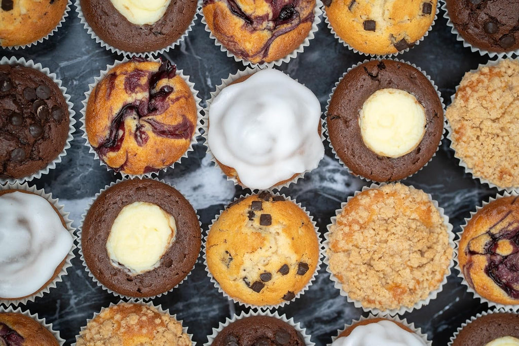 RUF Cheesecake-Muffins Backmischung, American Style Muffins Mit Cremiger Füllung, Einfache Zubereitung, 12 Muffin-Förmchen Inklusive Naty Shop