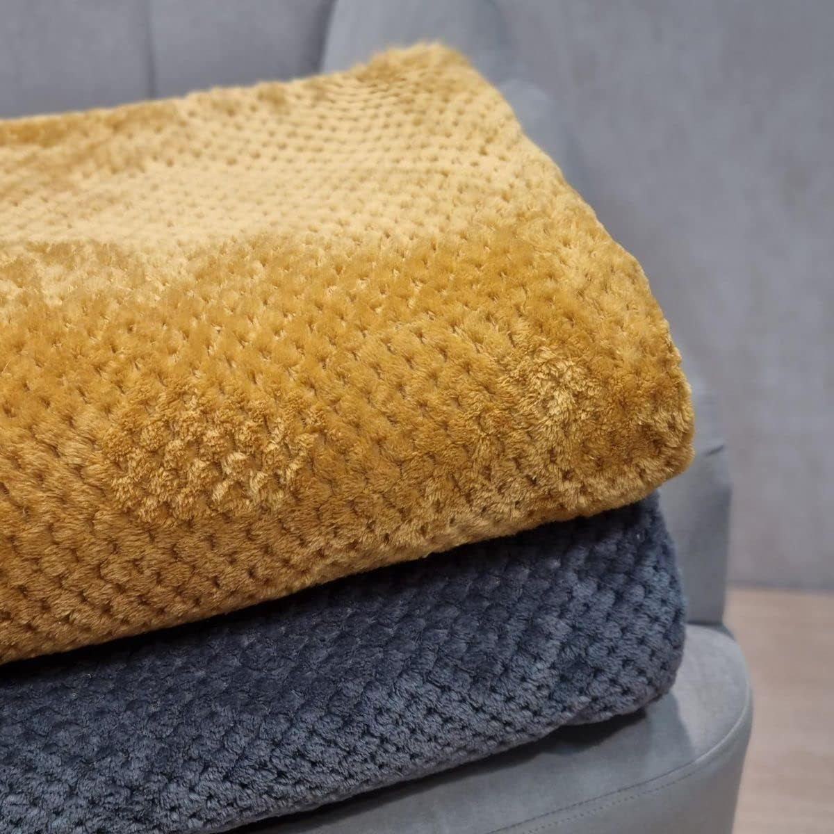 Couvre-lit HOMLA Noah 220 X 240 Cm - couvre-lit canapé couverture confortable - moelleux et doux - gris polyester Lits et couvertures Besuche den HOMLA-Store