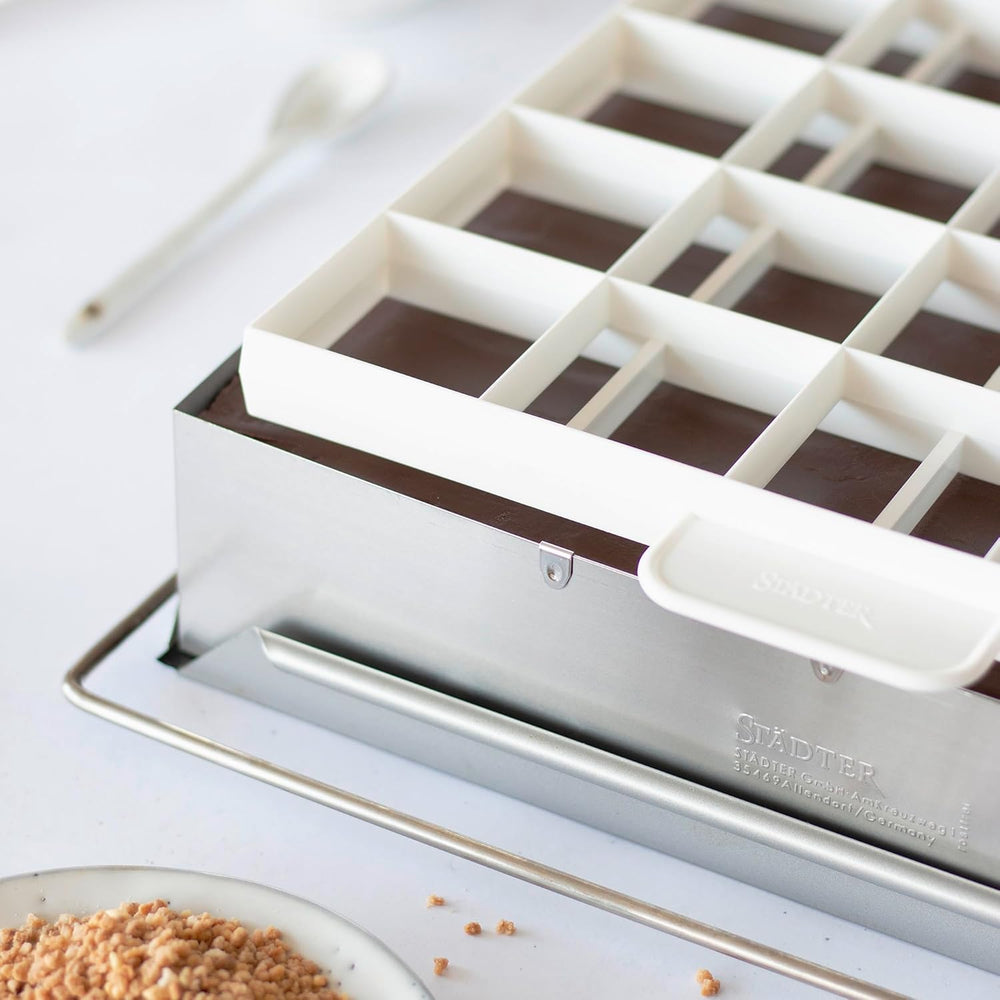 STÄDTER Diviseur à biscuits et coupe-pâte pour 24 ou 30 pièces, plastique alimentaire, passe au lave-vaisselle, utilisable des deux côtés