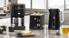 Tefal Smart'n Light Machine à Expresso avec Minuterie, Machine à Expresso avec Filtre Programmable 1,25 L, Fonction Aroma pour un Arôme Intense, Fonction Maintien au Chaud, Anti-Goutte et Facile à Nettoyer, Noir