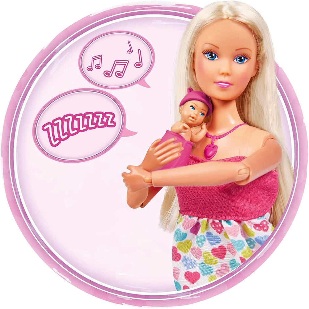 Simba 105733480 - Steffi Love Babyglück, Schwangere Puppe mit Baby und tollen Sounds, Babyzubehör und Babyschale