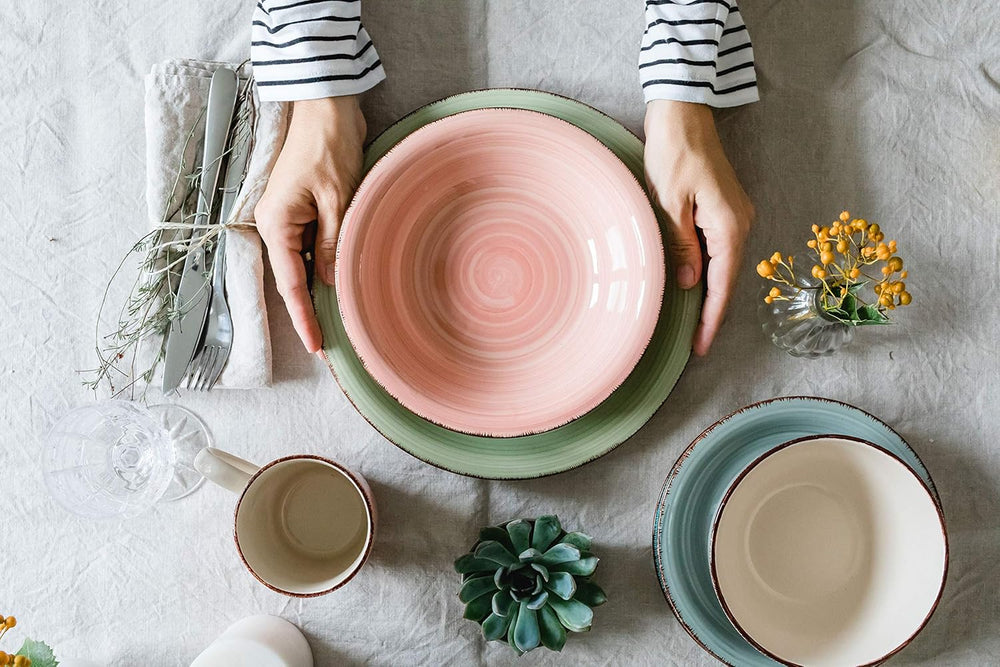 MÄSER 931490 Bel Tempo II Service de petit-déjeuner pour 6 personnes au look vintage, céramique peinte à la main, service de table 18 pièces, vert, grès