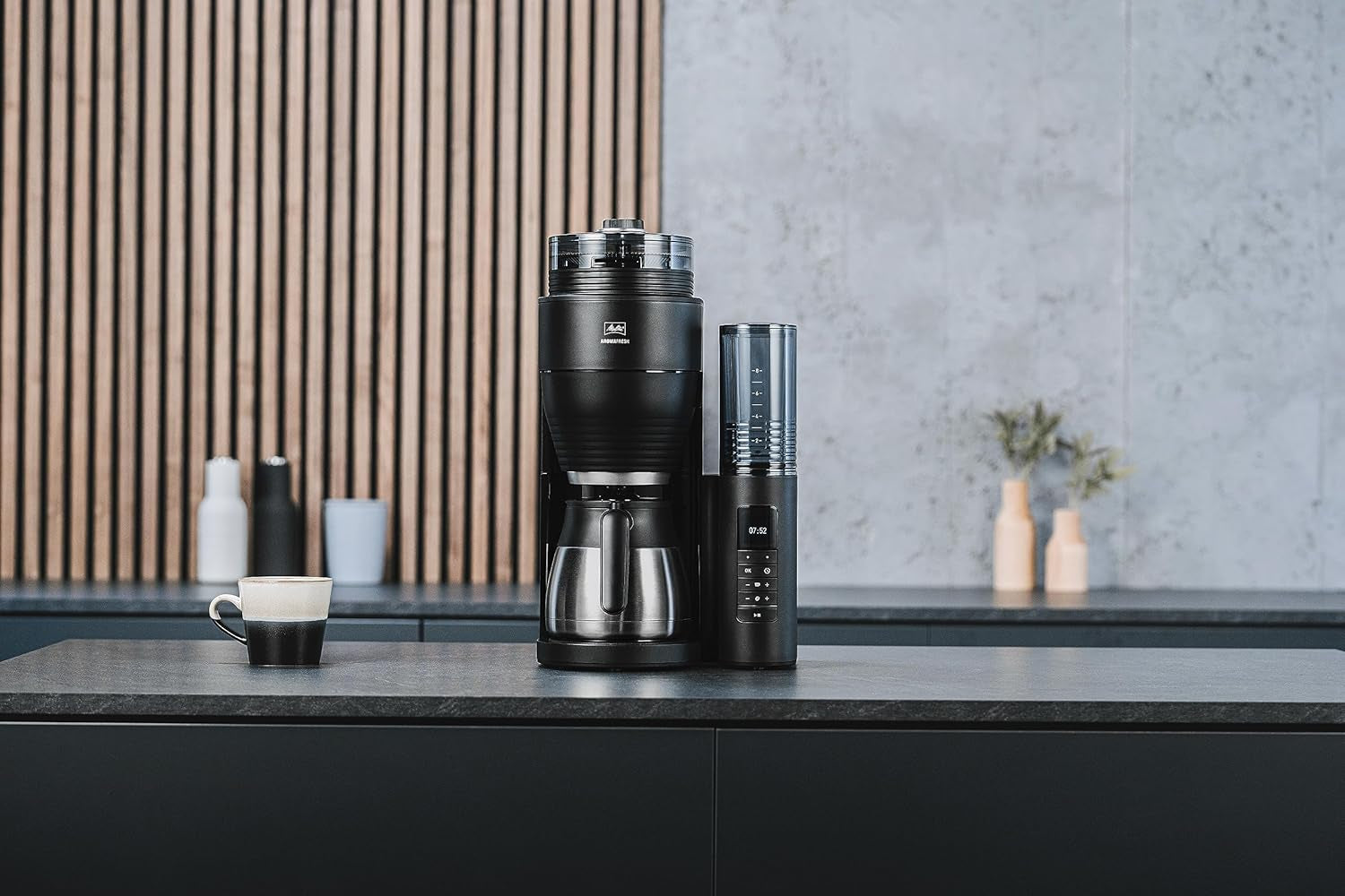 Melitta AromaFresh Therm Pro X - Machine à expresso avec filtre, moulin intégré, réservoir d'eau amovible, carafe thermique en acier inoxydable et fonction minuterie, pour jusqu'à 8 tasses de café, noir/argent