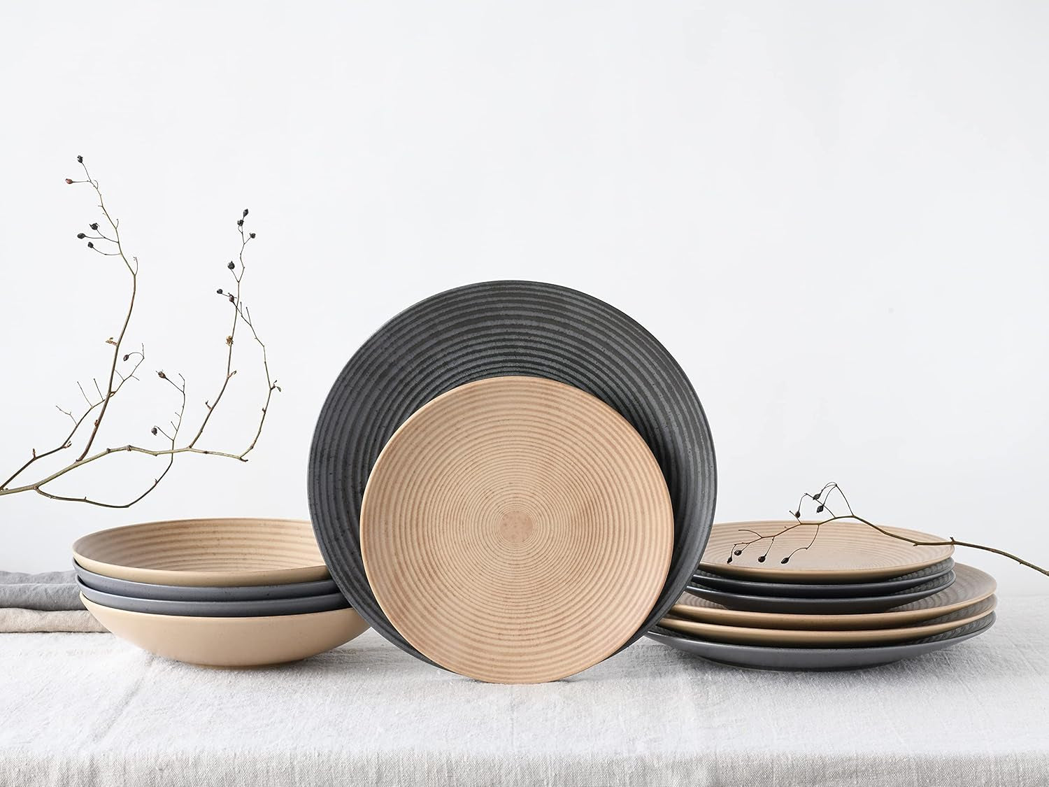 CreaTable, 13139, série Catania, service de table 12 pièces, service d'assiettes en porcelaine, passe au lave-vaisselle et au micro-ondes, fabriqué au Portugal