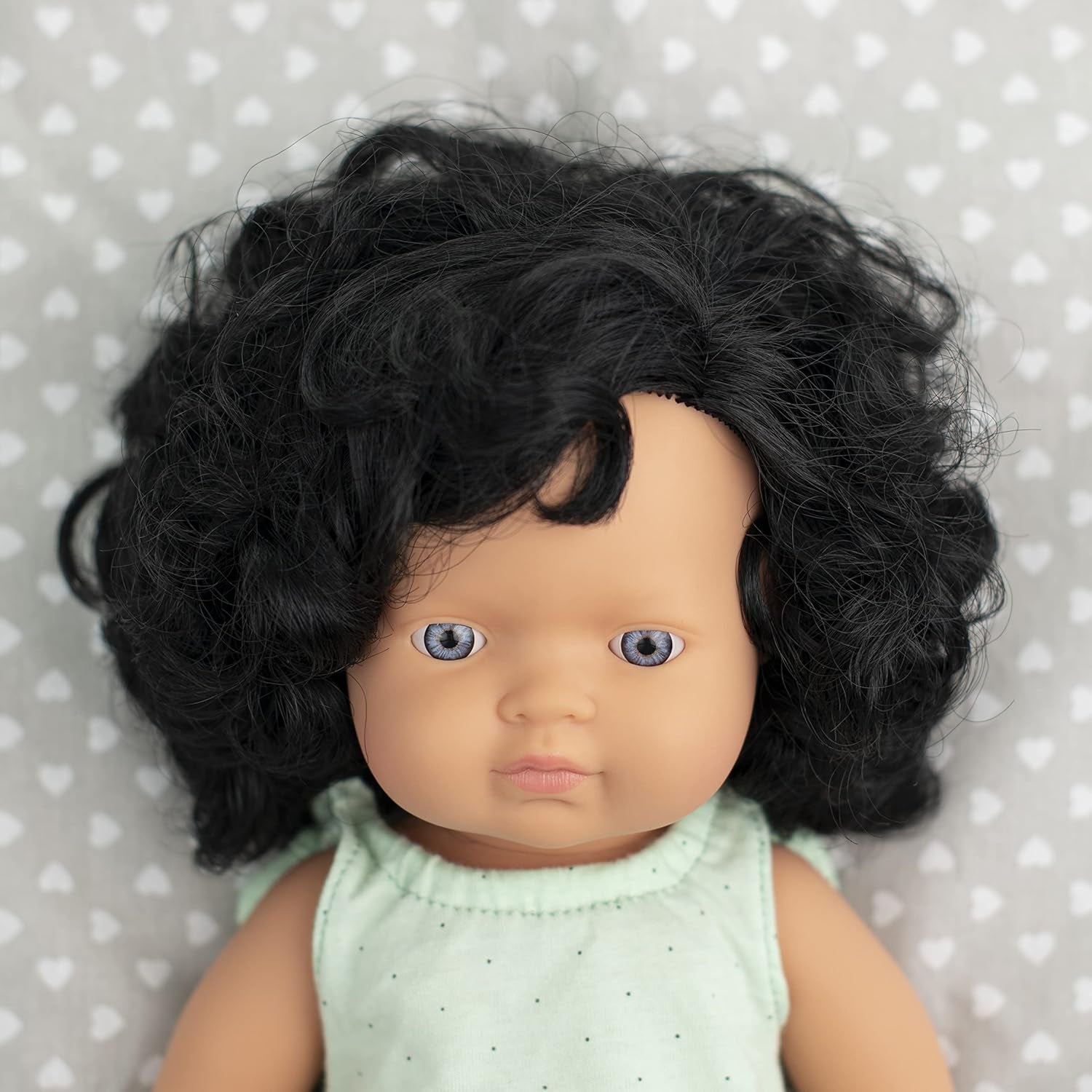 Miniland Dolls : poupée européenne pour bébé fille avec serrures noires, 38 cm, en vinyle blanc, dans un sac transparent. (31232)
