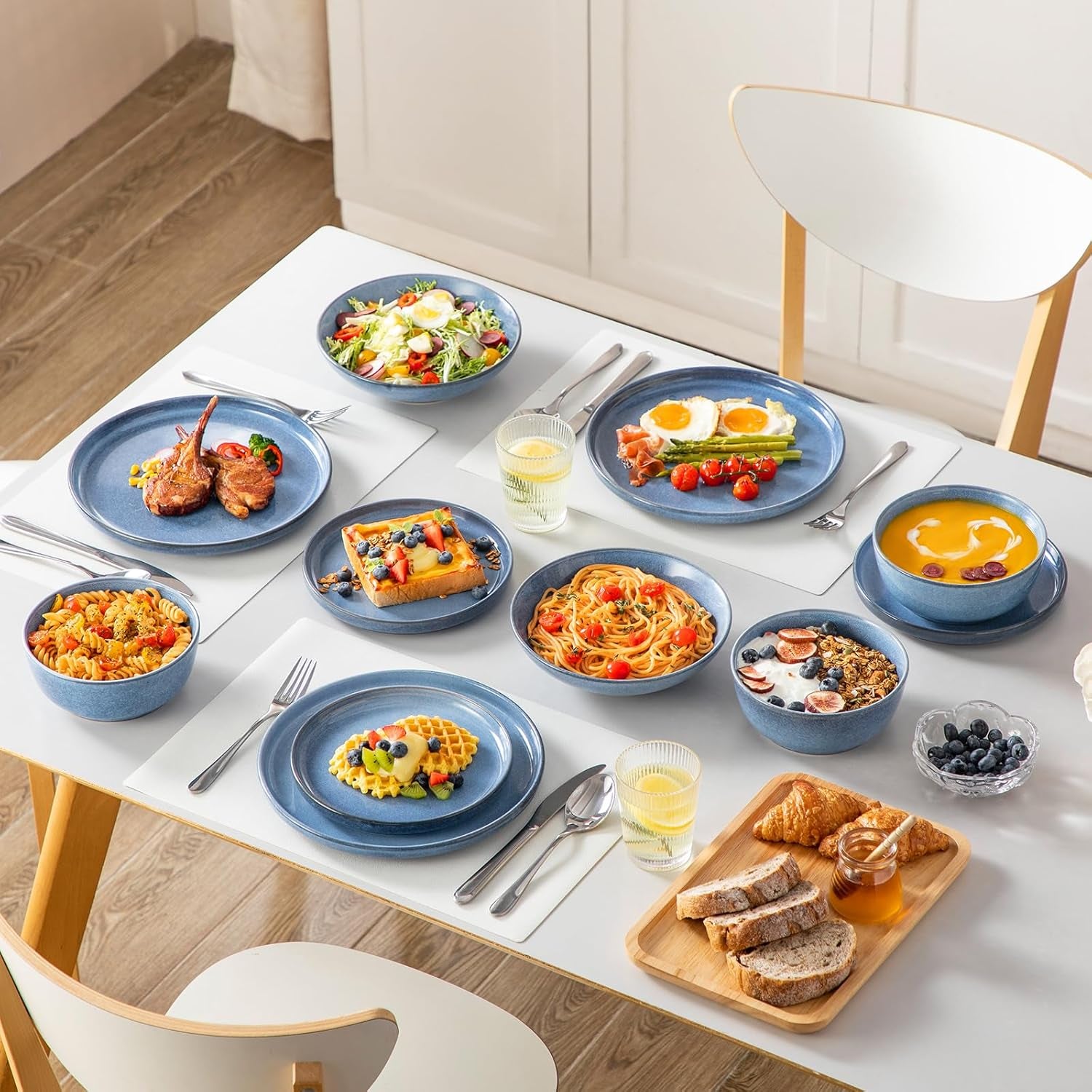 Ensemble de cuisine pour 6 personnes, vancasso ANYA Blau Teller Set Modern 24 teilig, Tafelservice mit Speiseteller, Suppenteller, Desserttellern, Schüsseln, Geschirr Set Spülmaschinen et Mikrowellenfest