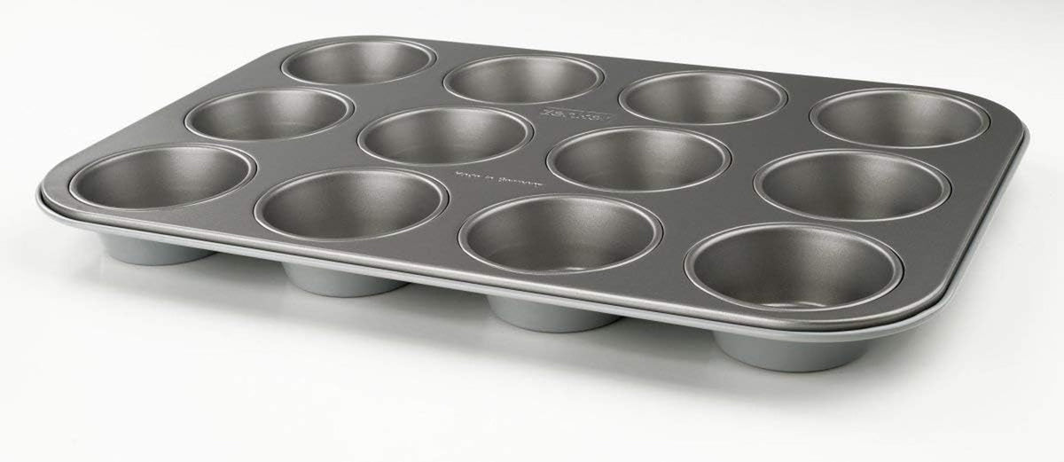 Moule à muffins Zenker avec 12 moules à pâtisserie (Ø 7 cm), pour muffins et cupcakes, dimensions : 38,5 x 26,5 x 3 cm Moules et plaques à pâtisserie Naty Shop