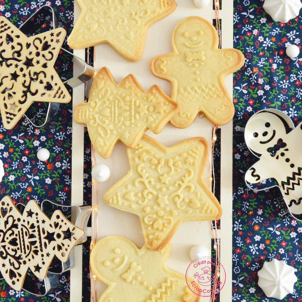 SCRAP COOKING 2093 Set de pâtisserie avec coupe-chat en acier inoxydable et gaufrier en bois adapté au contact alimentaire de Noël