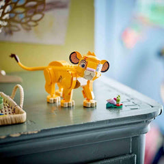LEGO Ç€ Disney Simba, le lionceau du roi lion, jouet de construction pour enfants, set de jeu fantastique avec la figure du lion, idée cadeau sympa pour filles et garçons à partir de 6 ans, jouet pour enfants 43243 Jeux de construction Beuche den LEGO-Store