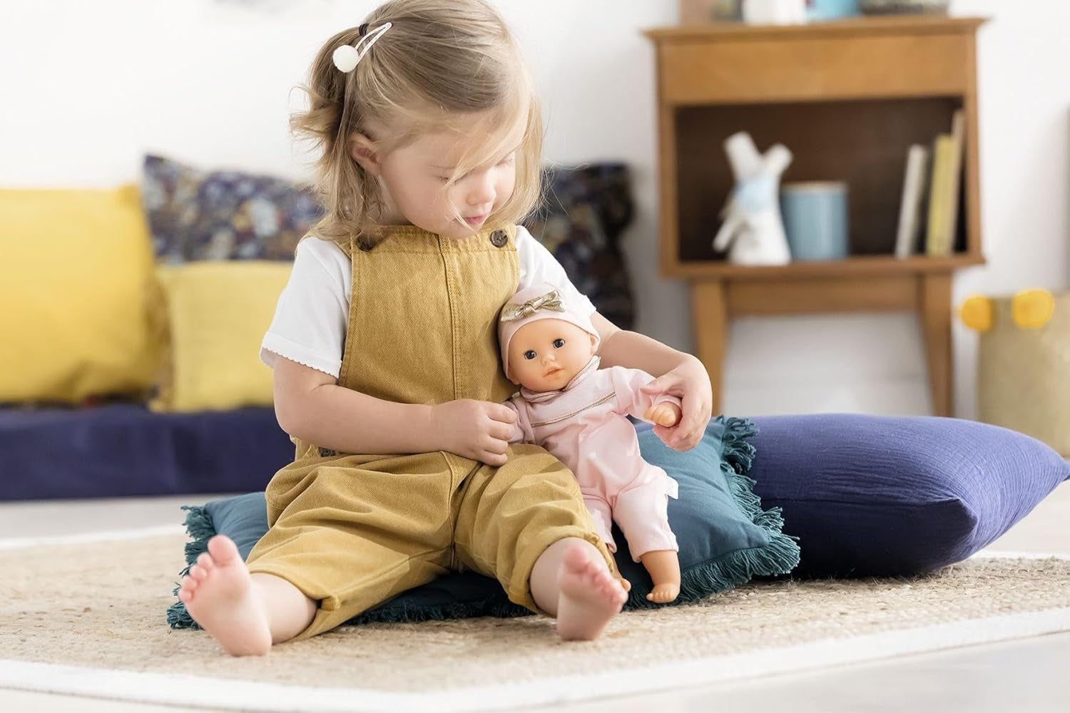 Corolle 9000100270 - Mon Premier Poupon Calin Manon poupée française au talisman et parfum vanille