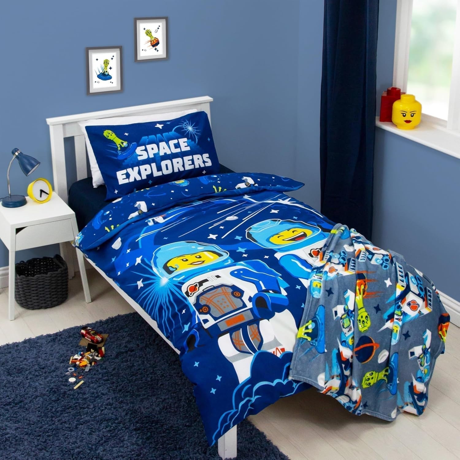 Character World Official Lego® City Fleece Blanket, Super Soft, Warm Blue Throw, Cityspace Design, Perfect pentru dormitoare, camping și dormit, 100 X 150 Cm Paturi si Cuverturi Besuche den Character World-Store