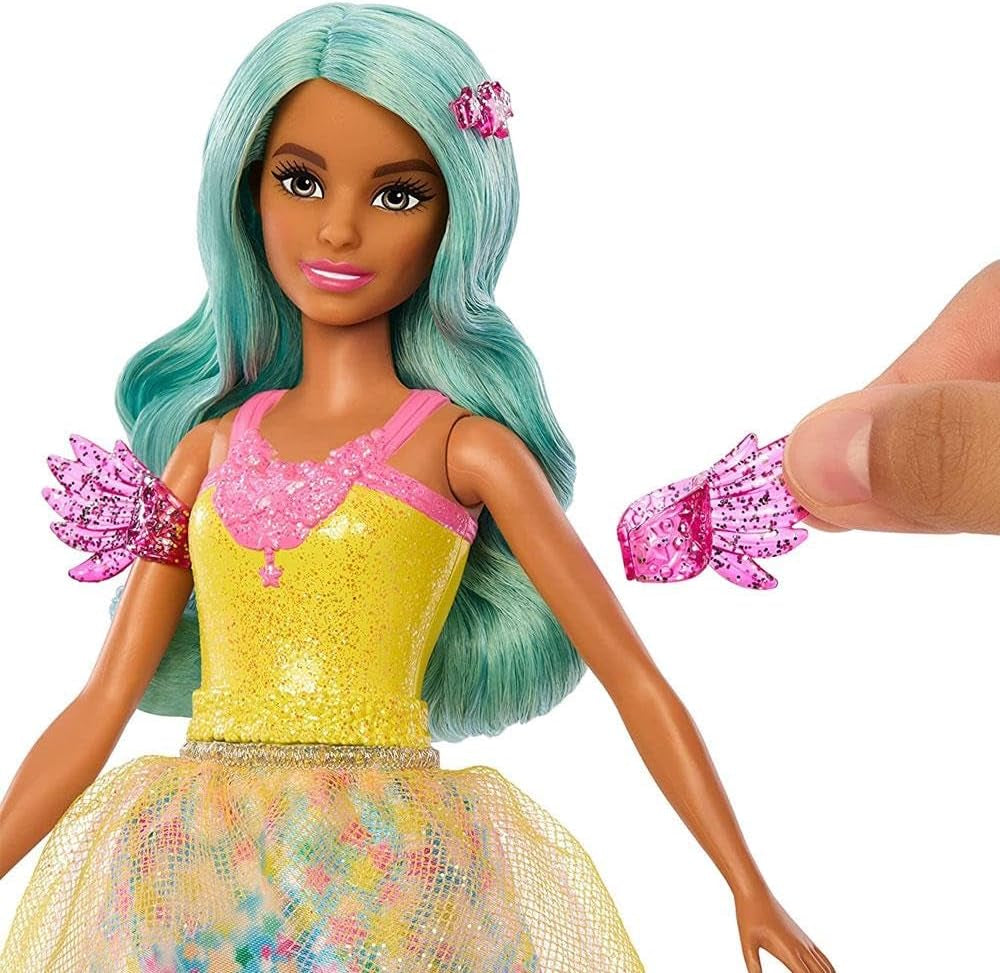 Barbie Hidden Magic - Poupée Teresa avec tenue de fée, cheveux ondulés et peigne pour une coiffure amusante, à partir de 3 ans, HLC36