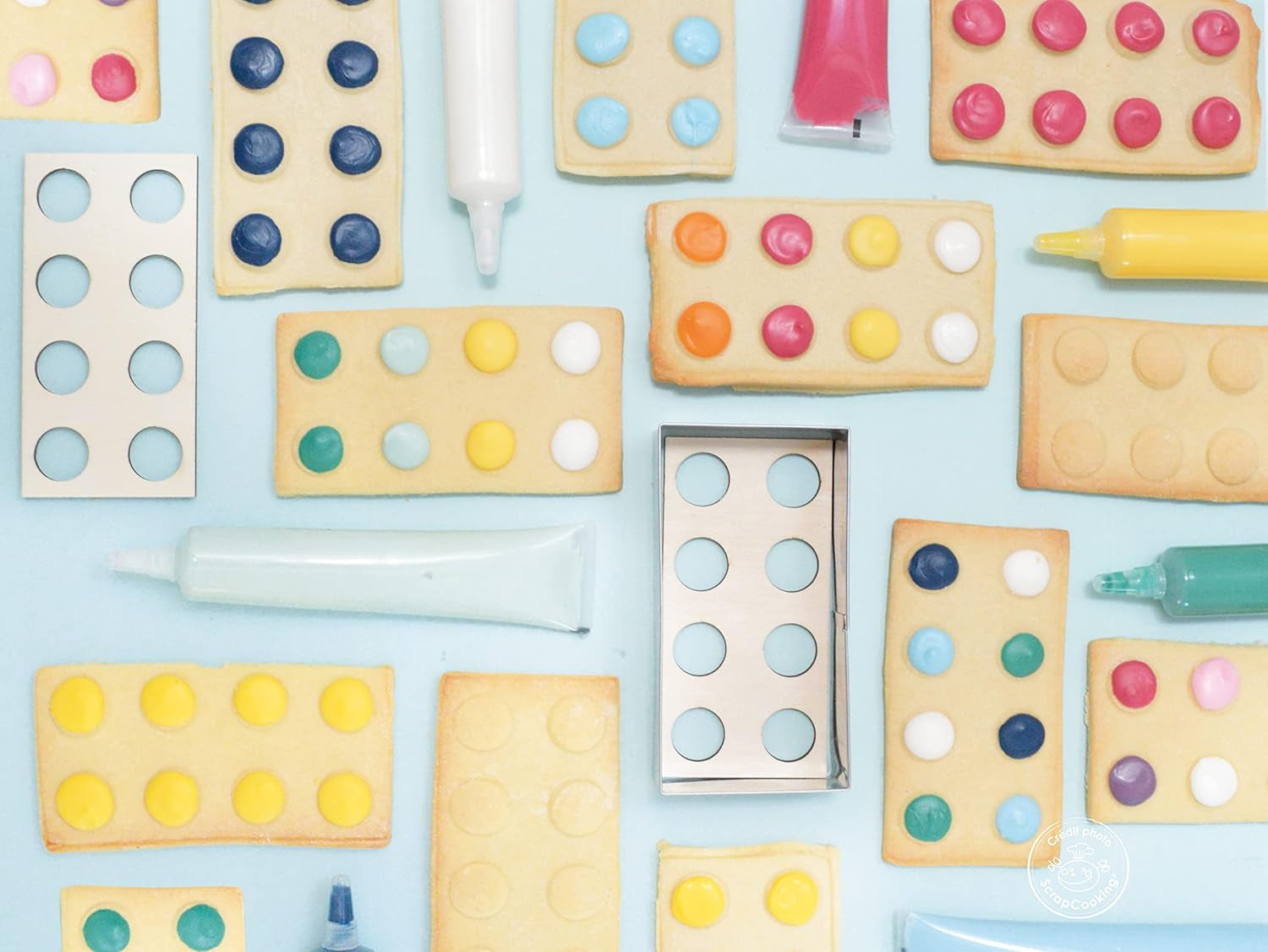 ScrapCooking - Ensemble d'emporte-pièces en bois de brique + outils de gaufrage - Moule à emporte-pièce en relief en acier inoxydable - Accessoire de moule de cuisson sableuse - Jouet de construction de gâteau - 2096