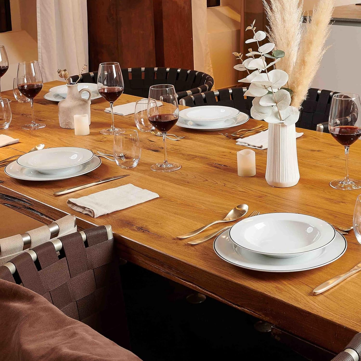 Mäser Nola Series Service à café moderne pour 6 personnes Blanc avec bord noir Service de table 18 pièces Tasses à café Soucoupes et assiettes à dessert – Service à café rond Service à café Blanc