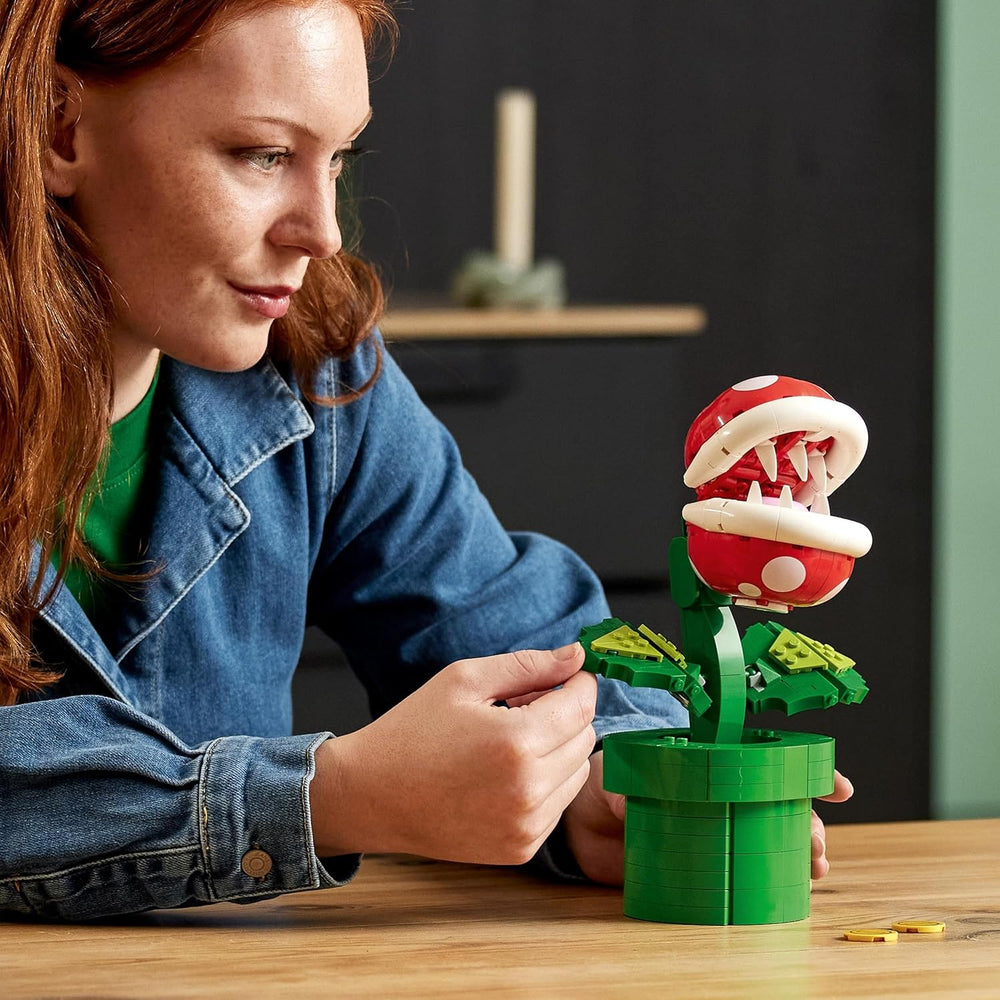 Lego 71426 Super Mario Piranha Plant Set, une figurine avec des personnages et 2 éléments de décoration, un modèle pour l'apprentissage de la construction, de la décoration intérieure, de la maison pour les hommes, les femmes et les jeunes.