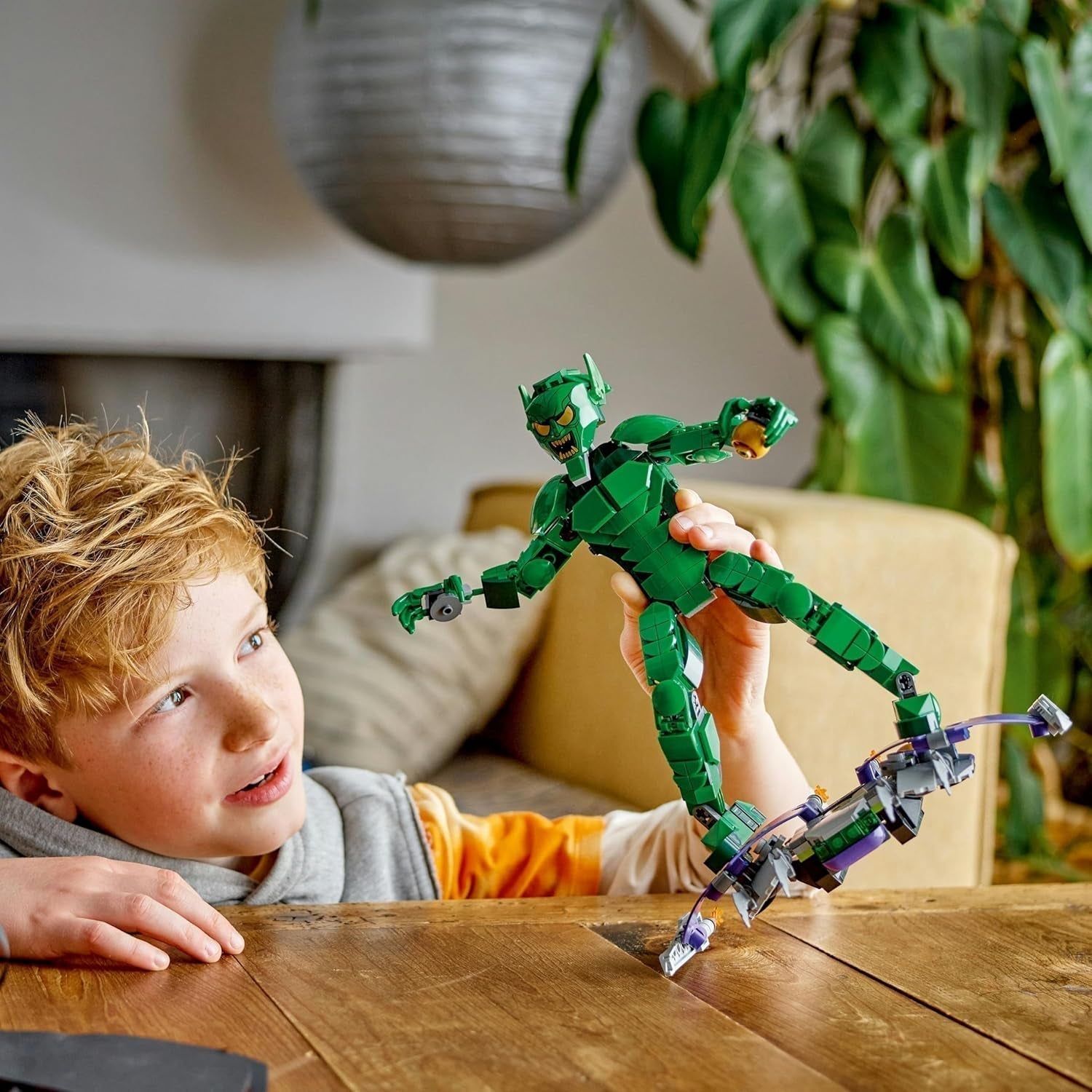 Figurine de construction LEGO Marvel Green Goblin, jouet de construction mobile super méchant pour enfants de 8 ans et plus, garçons et filles, ensemble de l'univers Spider-Man avec curseurs et bombes citrouilles, idée cadeau de super-héros 76284 Jeux de construction Besuche den LEGO-Store