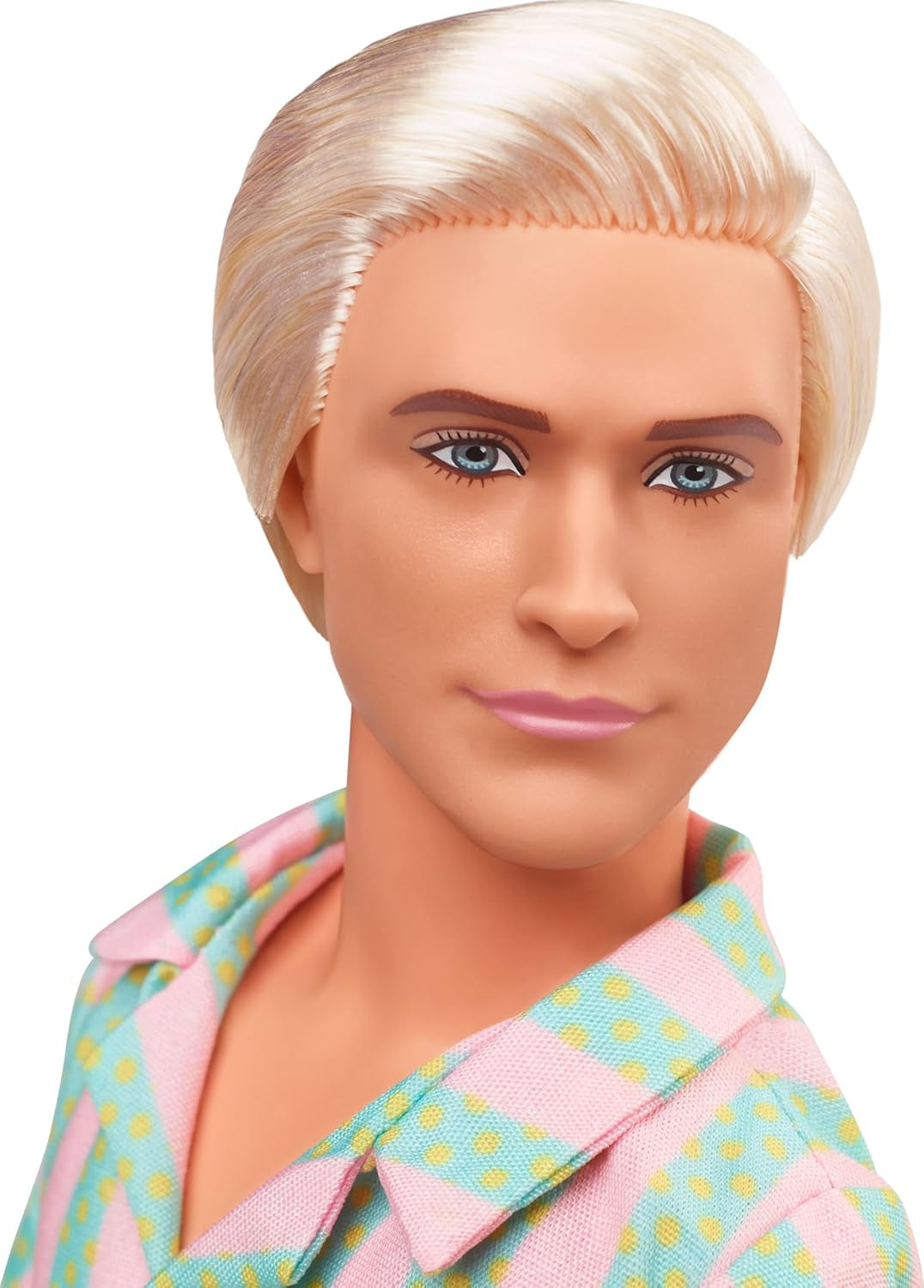 Barbie Movie Ken Barbie Doll en vêtements de plage rayés rose pastel et vert, planche de surf et baskets blanches, JBJ54