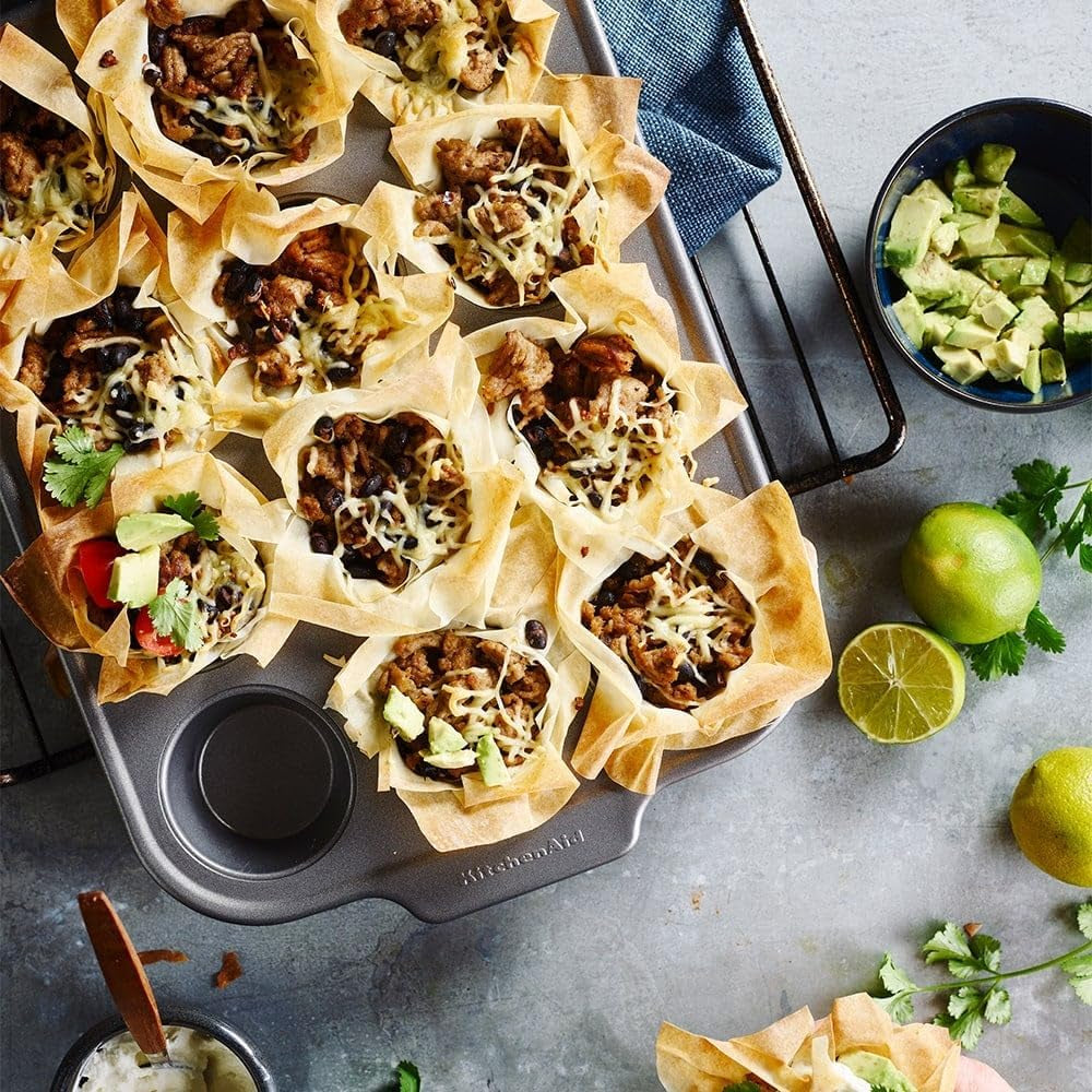Plateau à muffins en acier aluminisé KitchenAid, antiadhésif, passe au four, passe au lave-vaisselle, gris Naty Shop