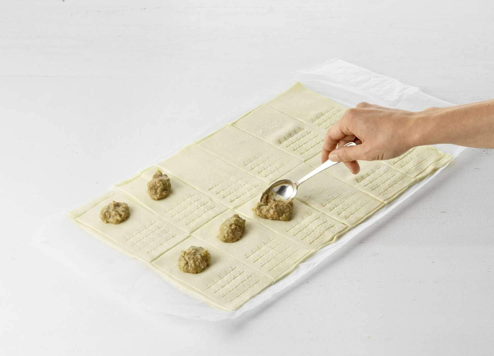 Betty Bossi Blind Stars Roller - Coupe-pâte pour créer des stores à motifs d'étoiles individuels avec un effet étonnant