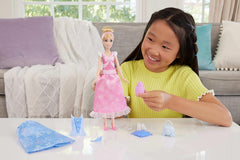 Mattel Disney-Princess-Spielzeuge, Cendrillon-Modepuppe avec 2 Looks, 9 Accessoires, 2 Oberteile zum Anklipsen et 2 Rocke. Jeux 2 en 1 inspirés du film Disney, JCR95